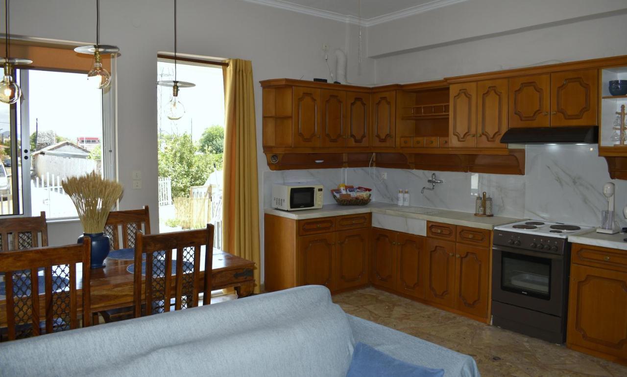 To Spitaki Dalamanara Экстерьер фото